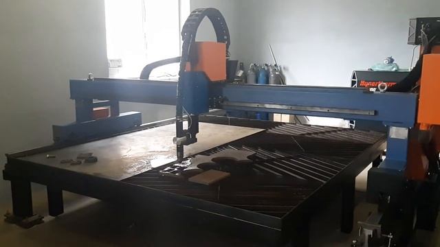 Radian-2500 с XPR300 резка стали 20мм смотреть онлайн