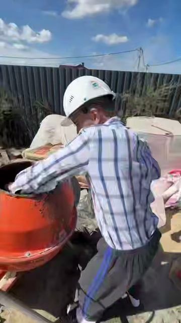 Я: жду когда достроится мой дом
Строители в это время: