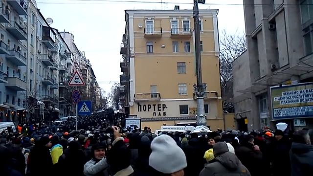 Милиция покидает майдан смотреть онлайн