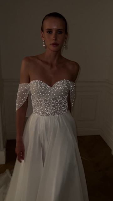 Свадебное платье Хадар из коллекции «Piter Vibes» от бренда Divino Rose