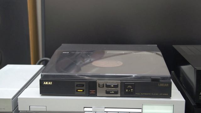 AKAI AP-M313 тангенциальный проигрыватель пластинок. Япония. смотреть онлайн
