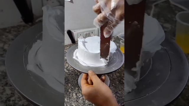 How to make Burger Cake using cream in less than 3 minutes!!! l Foodieefrombirth Official смотреть онлайн