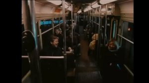 Заразительный смех | Парень рассмешил весь вагон | Улыбнись!