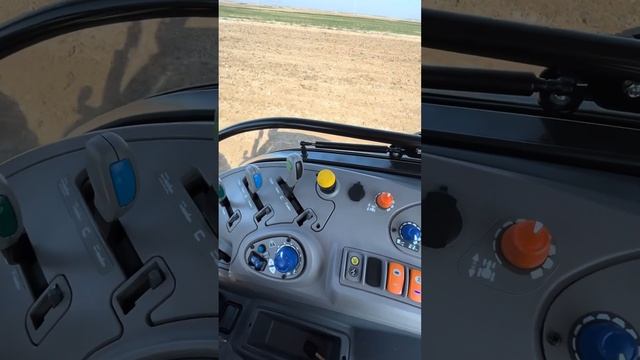 Serie 5-120 powerşhuttle-powerşhift-36+12 vites seçeneğiyle sınıfında compact,güçlü ve verimli.. смотреть онлайн