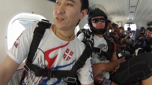 SkyDive Dubai смотреть онлайн