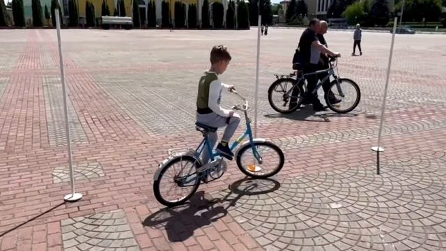 В Речице сотрудники ГАИ организовали для местных жителей увлекательную программу смотреть онлайн