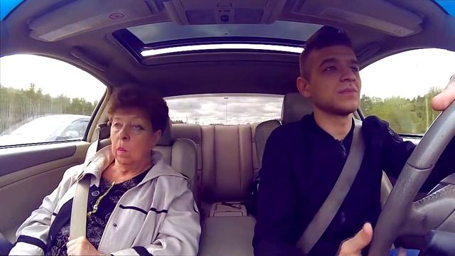 Берегитесь SWAG-вечеринки, бабуля приехала в МСК! смотреть онлайн