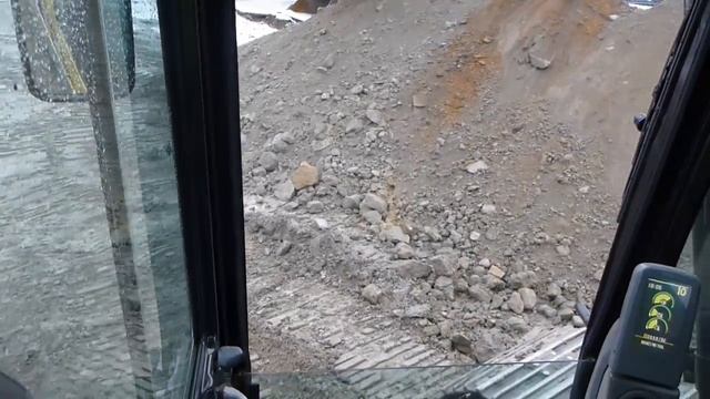 Cat 330d digging and laying 60" concrete drain pipe смотреть онлайн
