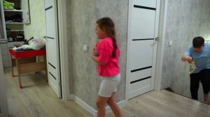 РОМА И АЛИНА НЕ ПОДЕЛИЛИ ИГРУШКИ! РОМА И ХЕЛПИК