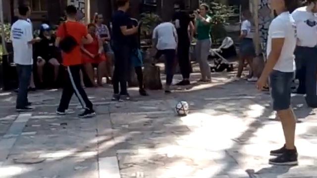 Футбол с закрытыми глазами смотреть онлайн