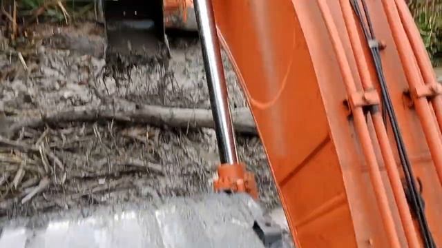beko besar alat berat hitachi excavator ZX 200 TERPURUK di rawa gambut смотреть онлайн