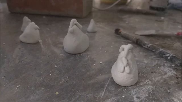 DIY-ENFEITE SUA COZINHA MINI GALINHAS COM CIMENTO BRANCO смотреть онлайн