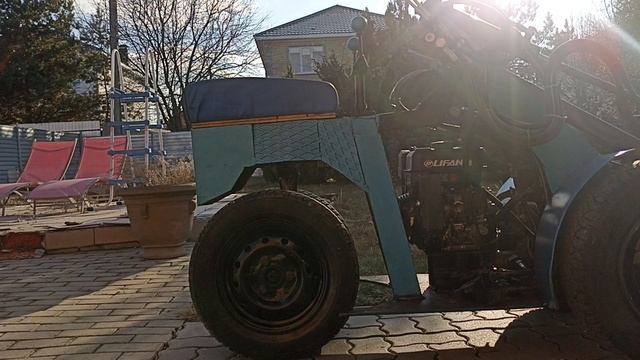 Трёх колёсный мини погрузчик. смотреть онлайн