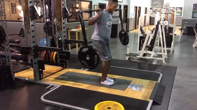 NFL Training: Hanging Band Eccentric Isometric Barbell Lunges смотреть онлайн