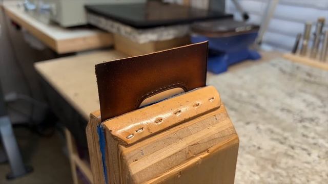 How To Make A Leather Card Wallet - With Seven Pockets! - Leather Craft смотреть онлайн