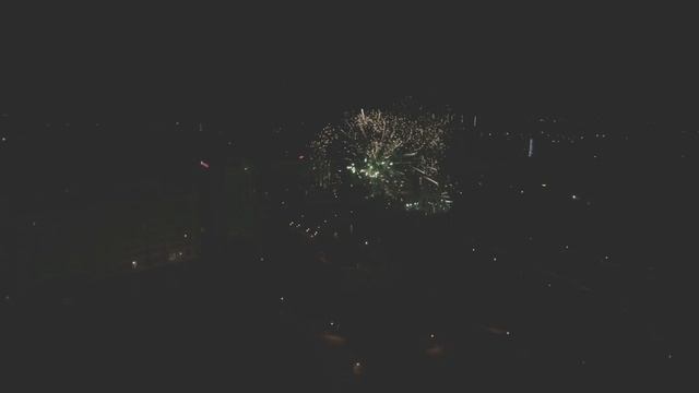 Запуск салюта и Фейерверк-шоу на свадьбе в Кирове съемка с коптера!!! смотреть онлайн