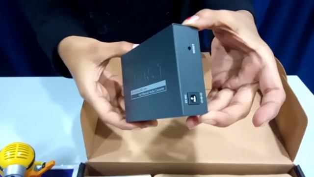 ICS-110 Serial Device Server Unboxing смотреть онлайн