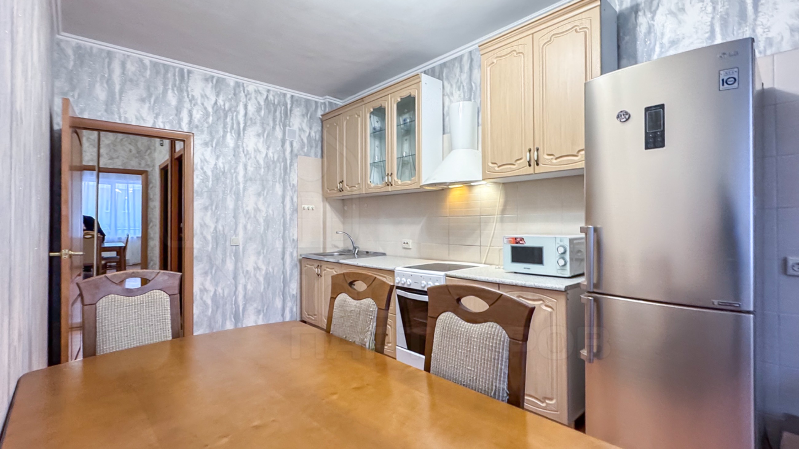 Рум-тур по 3-комнатной квартире в самом центре Иркутска - ул. Франк-Каменецкого, 28/2 (аренда) смотреть онлайн