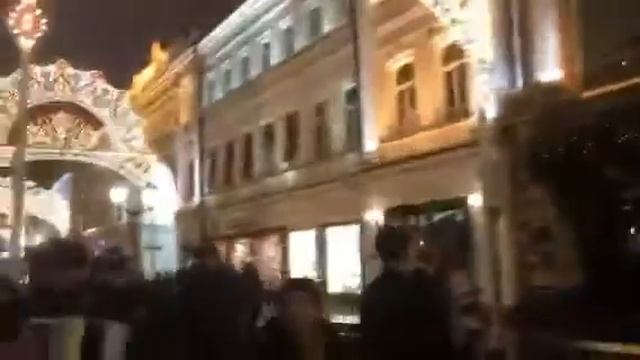 Новогодняя прогулка с Мальцевым по Москве смотреть онлайн