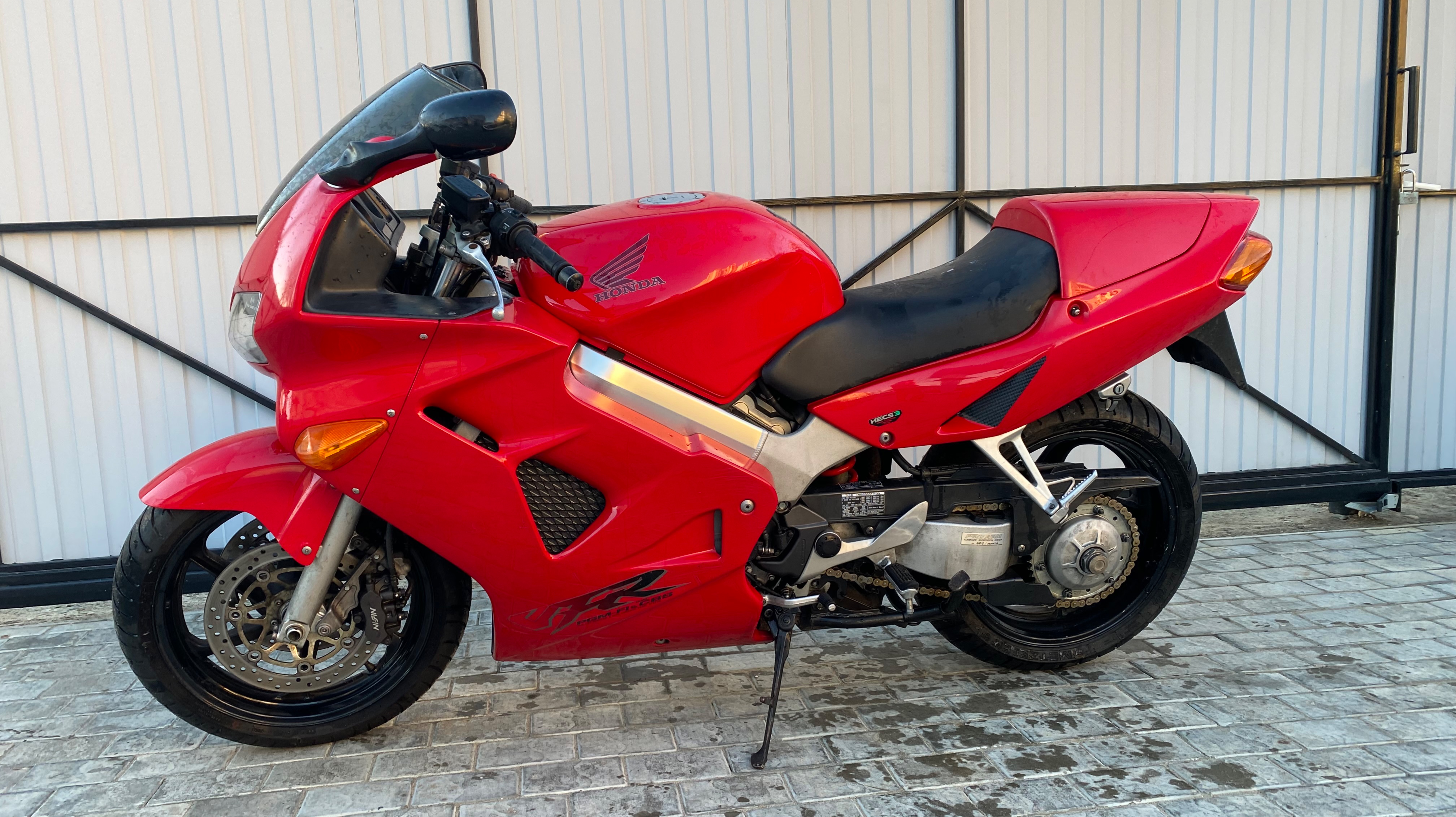 Обзор мотоцикла Honda Vfr800, 1999год ,89262862924 с 10:00-20:00 по Мск.( WhatsApp) смотреть онлайн