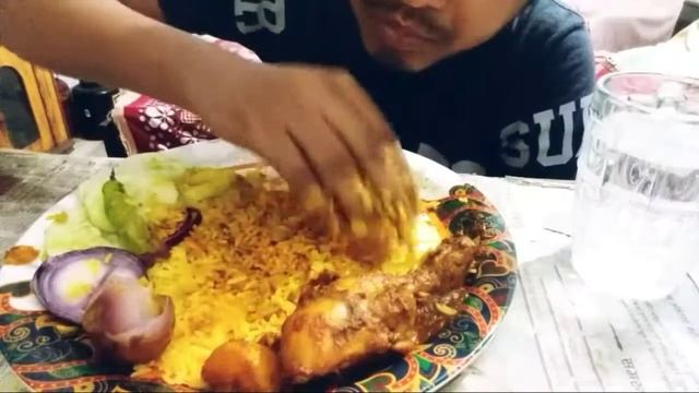 Mukbang eating show with Bengali Chilli chicken curry and Rice смотреть онлайн