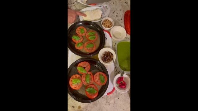 Caprese Salad Jetset Style смотреть онлайн
