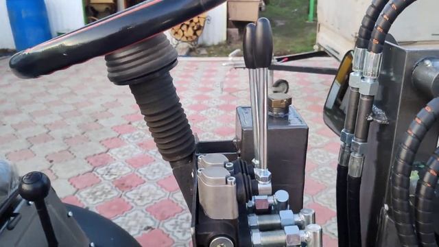 видео про дозатор на Мини погрузчике