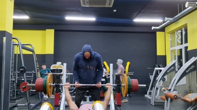 Стероидмен жим 140 , есть запас. смотреть онлайн