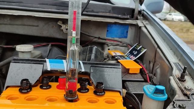 Forse 55Ah 510A - Badanie gęstości elektrolitu po 1 miesiącu użytkowania aku w aucie (jazda miejska смотреть онлайн