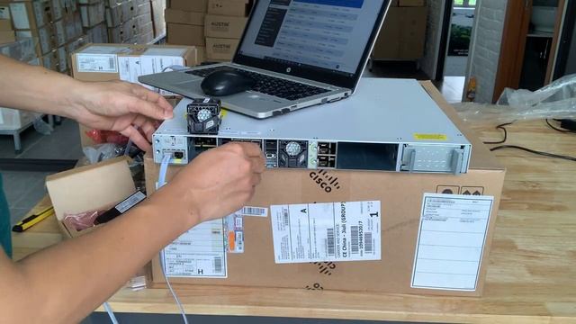 Giới thiệu thiết bị chuyển mạch Switch Cisco Catalyst C9300-24T-A, Introduce Cisco C9300-24T-A. смотреть онлайн