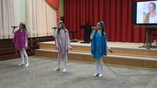 Выступление воспитанников студии "Созвучие" на юбилее изостудии "Мир в красках" смотреть онлайн