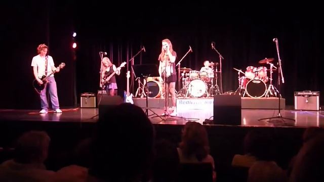 Realistic rock 2011 Summer showcase (Don't sit down cos' i've moved your chair) смотреть онлайн