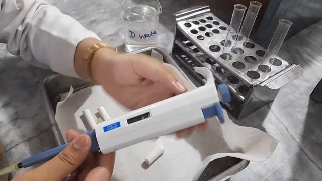 Correct method of using micropipette смотреть онлайн