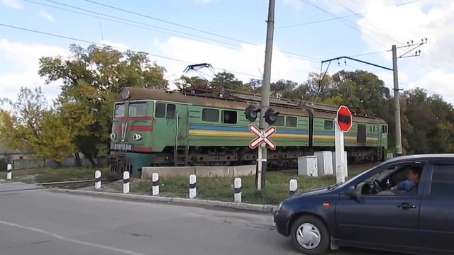 ВЛ8М-338 следует по перегону Павлоград-1 - Павлоград-2 смотреть онлайн
