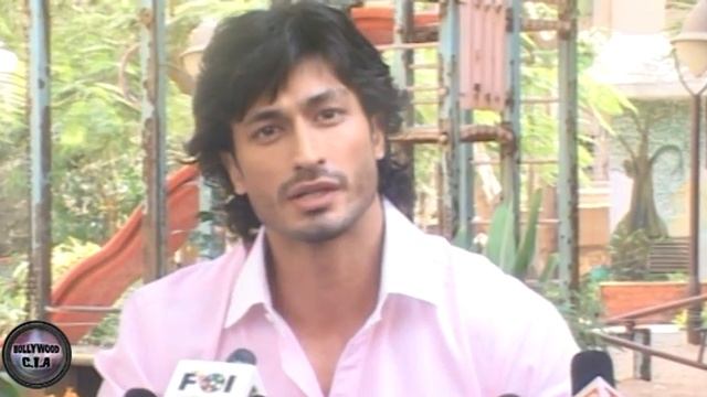 Vidyut Jamwal speaks on Mona Singh's MMS Scandal смотреть онлайн