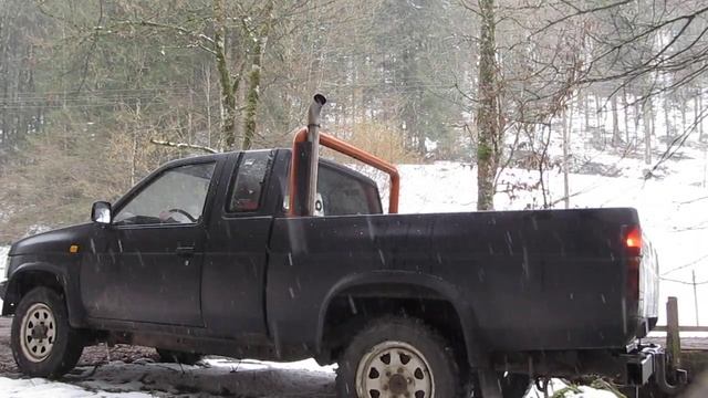 Nissan Pickup MD21 mit Untersetzung смотреть онлайн