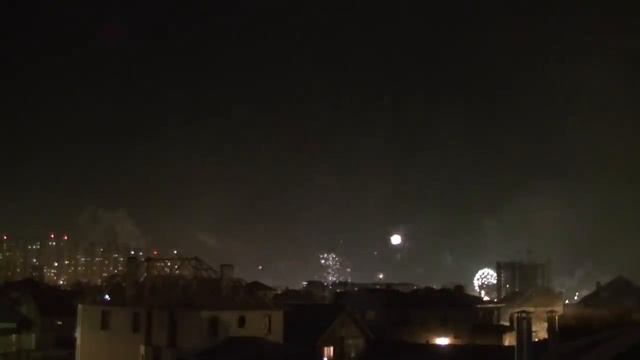 Краснодар Новый Год 2015 фейерверк и салют - город светится! смотреть онлайн