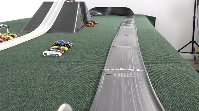 Hot Wheels Motorcycle | Bugatti Race! смотреть онлайн