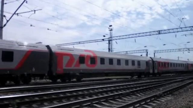 Эп20-060 с поездом 102 Адлер Москва смотреть онлайн