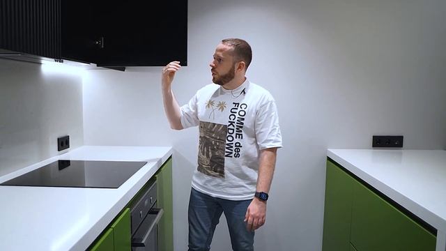 EUROтрешка в минималистичном стиле с яркими акцентами | Icon Interiors смотреть онлайн