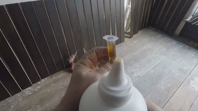 Как приклеить отпавший паркет на клей PUR смотреть онлайн