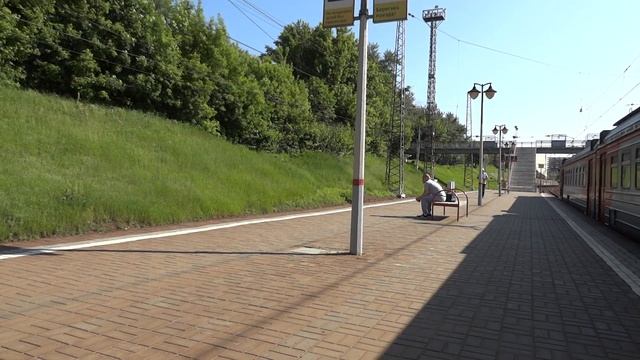 ЭД4М-0300 и ЭР2Т-7183 на станции Москва-Сортировочная-Киевская смотреть онлайн