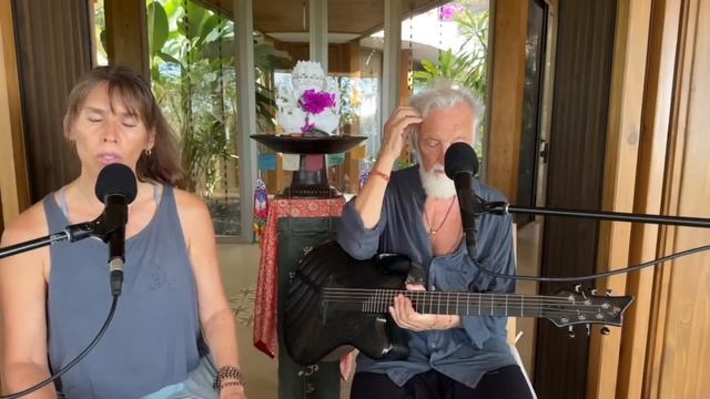Deva Premal And Miten -  Satsang Costa Rica - Mantra  Om Purnamada