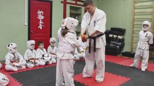 пояс в каратэ для детей заслужить нелегко! Дети 5-8 лет/Малыши сражаются за пояс. STRUIN DOJO