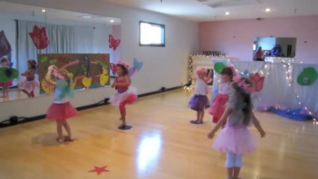 Monet's Garden Fairies Art & Dance Camp смотреть онлайн