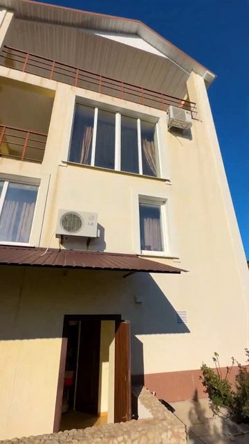 Дом с гостевыми номерами у моря в Севастополе 28 000 000 руб. Обзоры домов в Крыму. смотреть онлайн