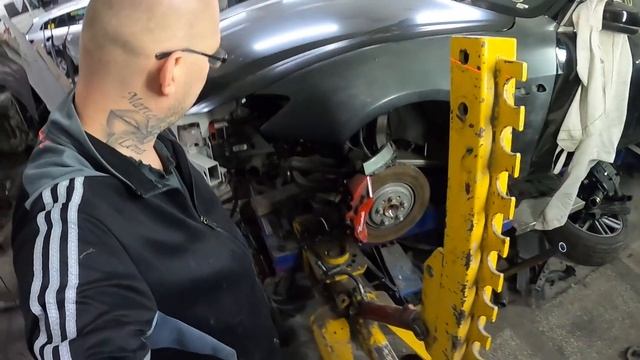 (2) Podłużnice i przód skończone!!! MASERATI QUATTROPORTE GTS V8 смотреть онлайн