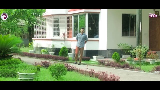 Ami To Vala Na Vala Loiyai Thaiko | Kamruzzaman Rabbi | Bangla Song | Official Video смотреть онлайн
