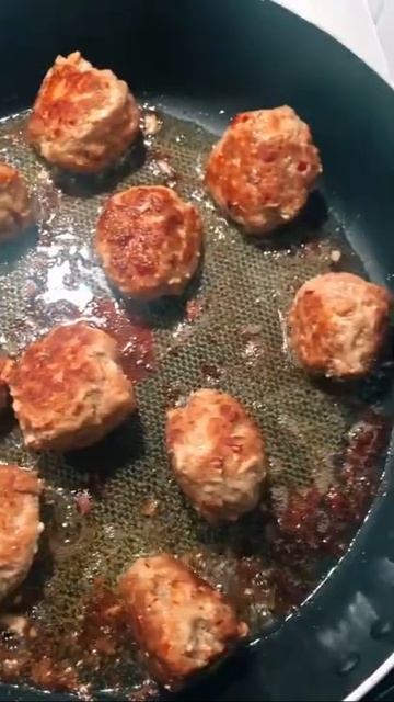This Creamy Parmesan Polenta w/ Turkey Meatballs is IT смотреть онлайн