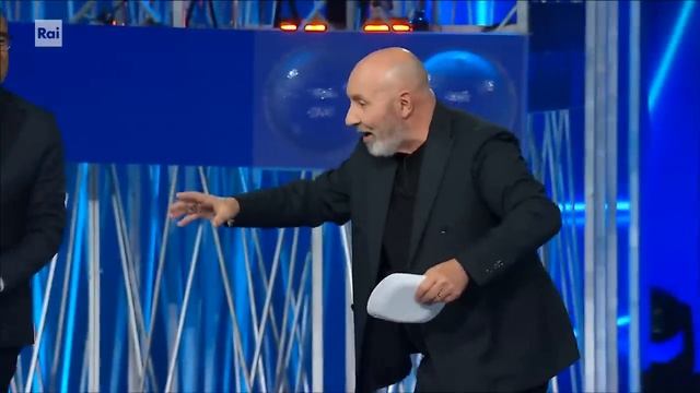 Maurizio Battista e la raccolta punti - I migliori anni 20/04/2024 смотреть онлайн